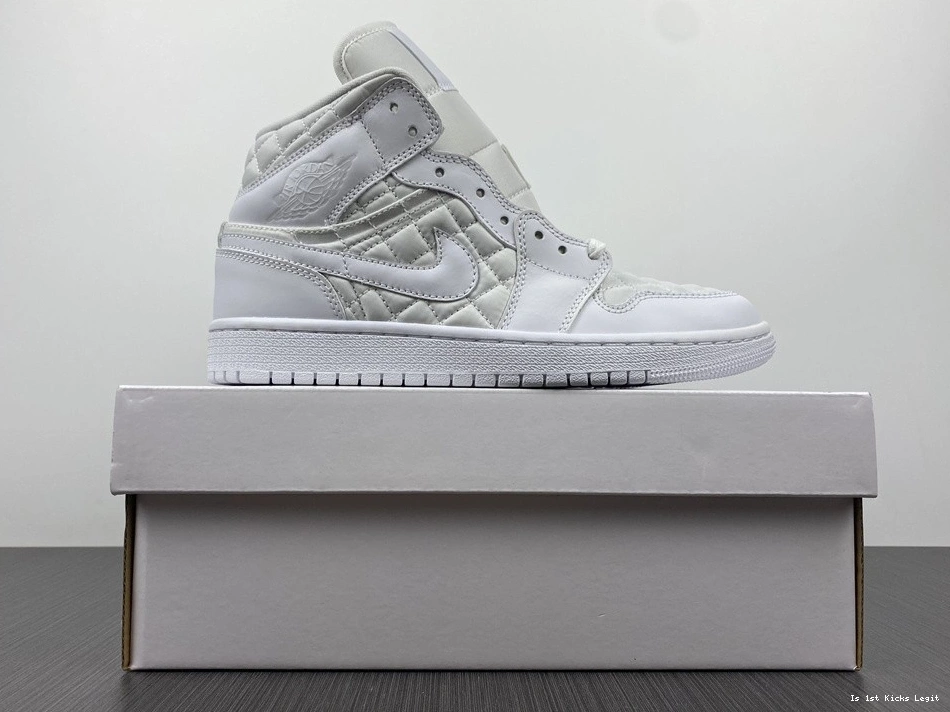 White - DB6078-100 Quilted 1 Jordan Mid (W) 0304